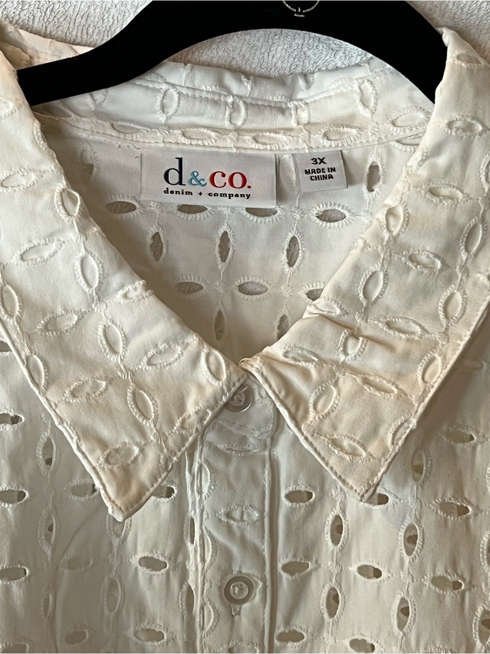 d&co. White Eyelet Button-Front Blouse - Picture 2 of 7